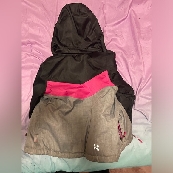 Girls winter jacket - Picture 2 of 3